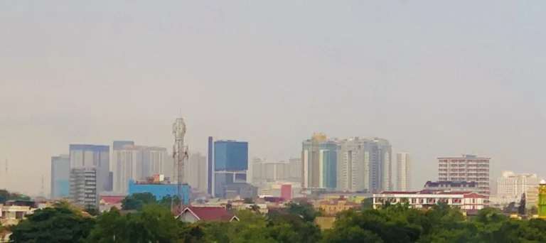 Skyline Kota Medan dan aktivitas UMKM digital di Sumatera Utara